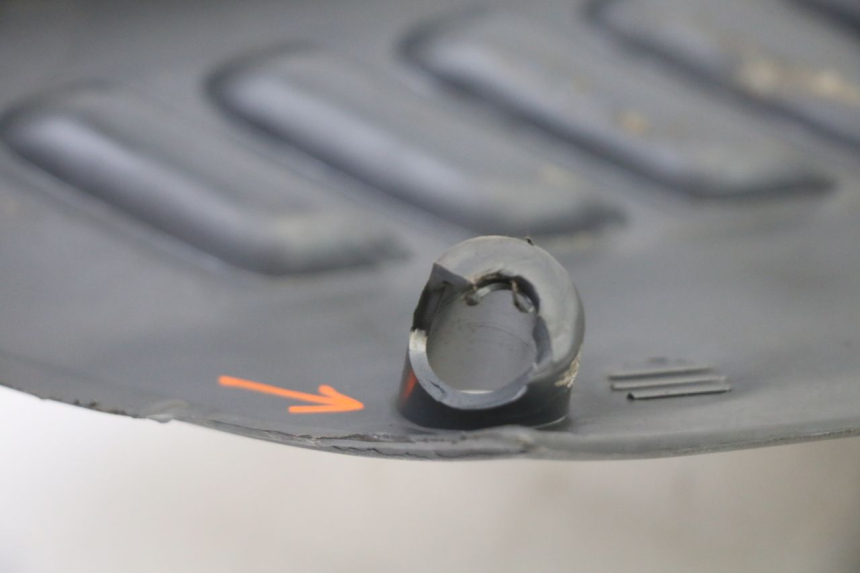 photo de UNTERBODEN LINKS PIAGGIO SUPER LX 125 (2000 - 2003)