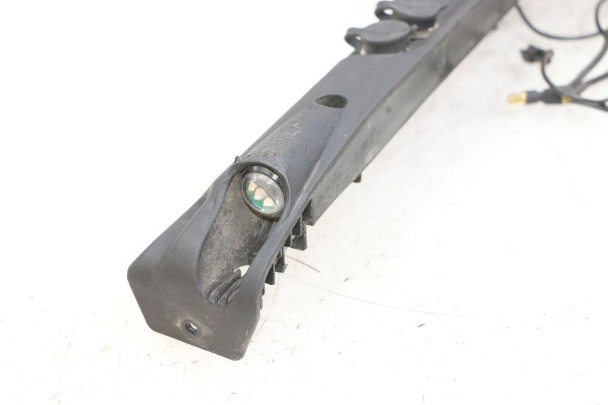 photo de LINKS UNTERE KAROSSERIE DUALTRON VICTOR LIMITED 1