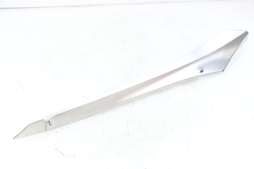 photo de LINKER UNTERE SEITENVERKLEIDUNG YAMAHA XMAX X-MAX ABS 125 (2017 - 2020) - Detailansicht des Bauteils