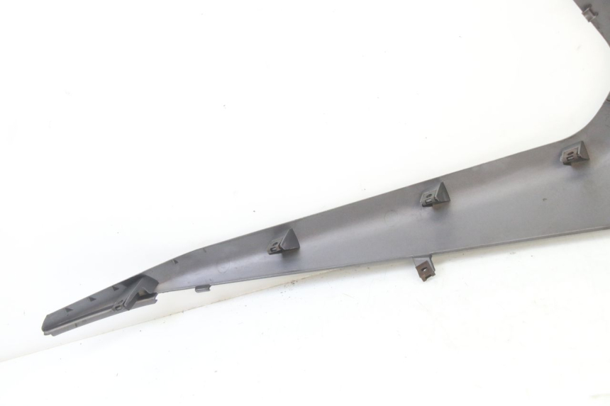 photo de LINKER UNTERE SEITENVERKLEIDUNG YAMAHA XMAX X-MAX 125 (2006 - 2009)