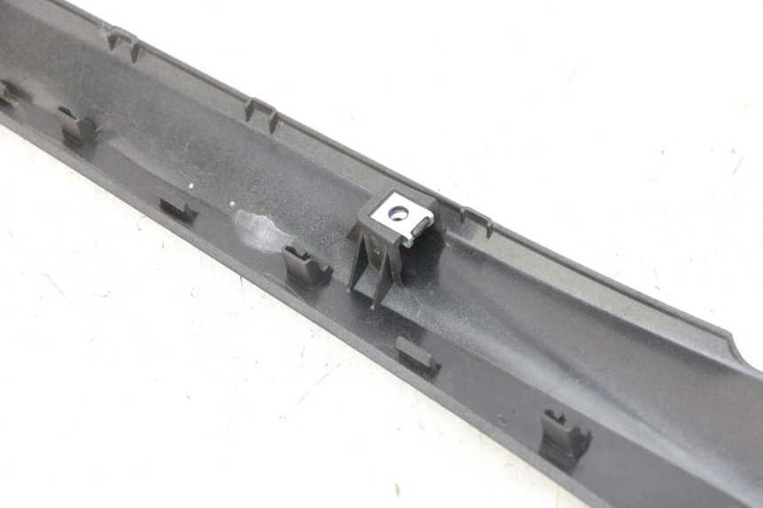 photo de UNTERBODEN LINKS YAMAHA XMAX X-MAX 125 (2021 - 2025)