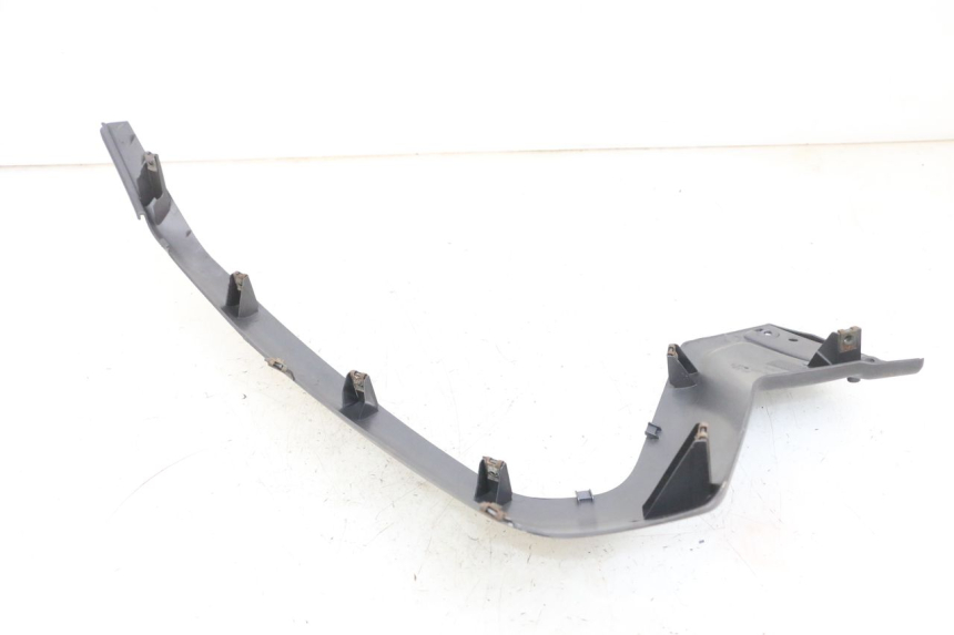 photo de LINKER UNTERE SEITENVERKLEIDUNG YAMAHA XMAX X-MAX 125 (2006 - 2009) - Detailansicht des Bauteils