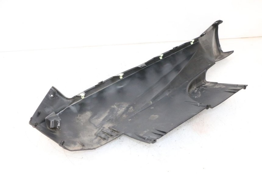 photo de UNTERBODEN PEUGEOT SATELIS 125 (2013 - 2018) - Zoom auf Komponenten