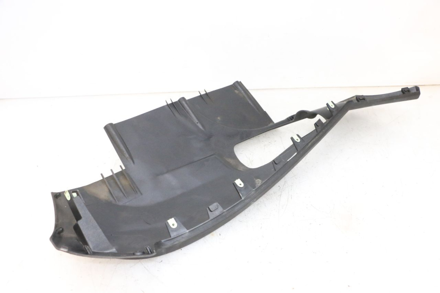 photo de UNTERBODEN PEUGEOT SATELIS 125 (2013 - 2018) - Details der Befestigungspunkte