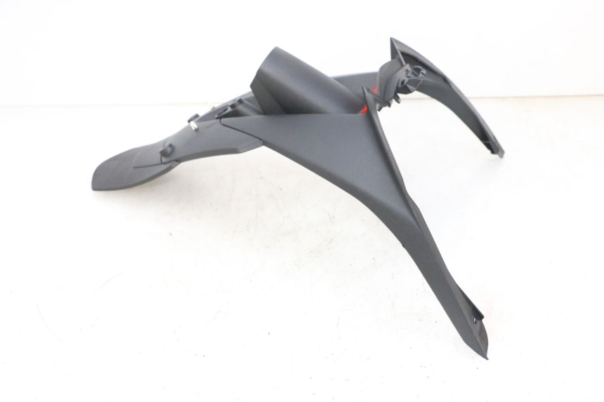 photo de SPRITZSCHUTZ PIAGGIO MP3 HPE 300 (2019 - 2026) - Details der Befestigungspunkte