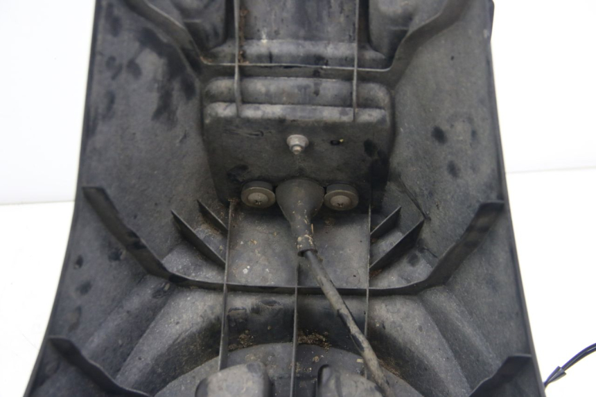 photo de HINTERER KOTFLüGEL SUZUKI SIXTEEN 125 (2008 - 2010)