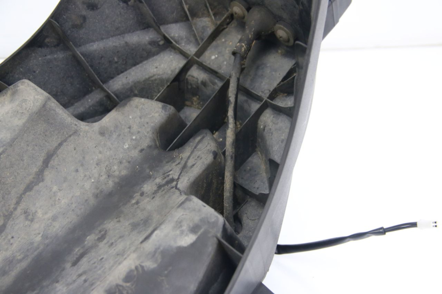 photo de HINTERER KOTFLüGEL SUZUKI SIXTEEN 125 (2008 - 2010)