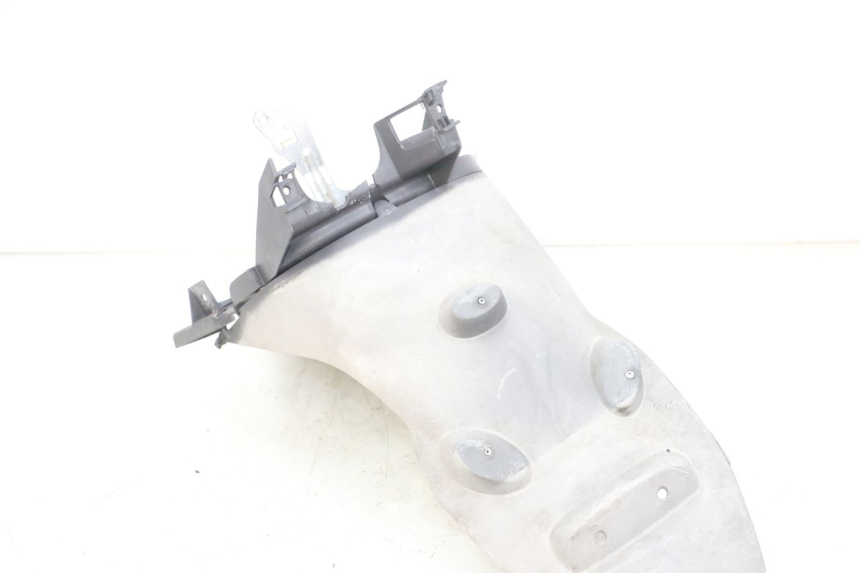 photo de SPRITZSCHUTZ PEUGEOT VIVACITY 100 (1999 - 2008) - Detailansicht des Bauteils