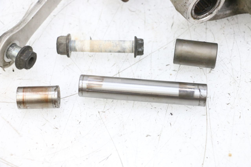 photo de UMLENKHEBEL SUZUKI GSXR GSX-R 1000 (2003 - 2004) - Kennzeichnungen und Originalreferenzen