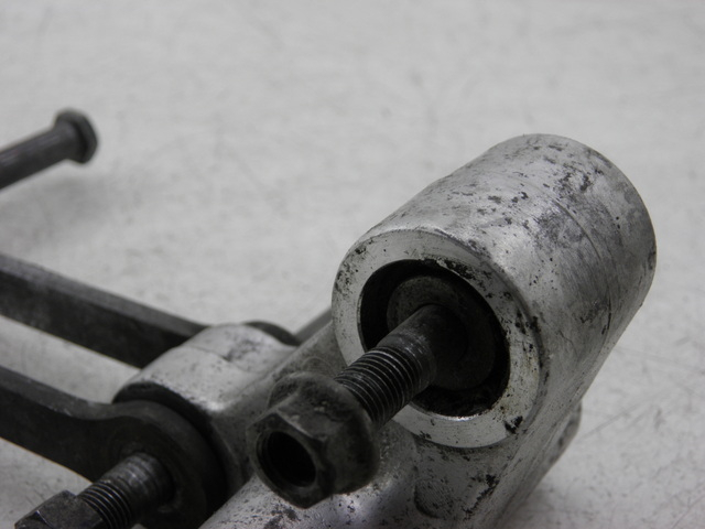 photo de STOßDäMPFERSTREBE YAMAHA FZS FAZER 600 (1998 - 2001)