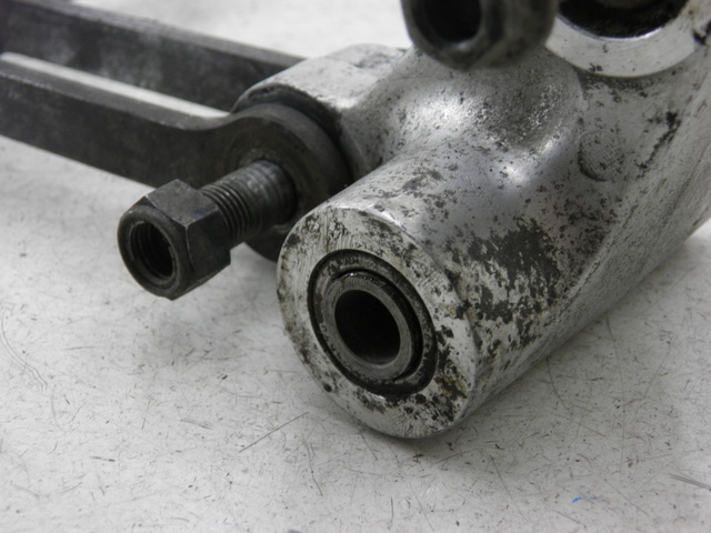 photo de STOßDäMPFERSTREBE YAMAHA FZS FAZER 600 (1998 - 2001)