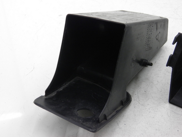 photo de HANDSCHUHFACH YAMAHA YP MAJESTY 125 (2007 - 2010)
