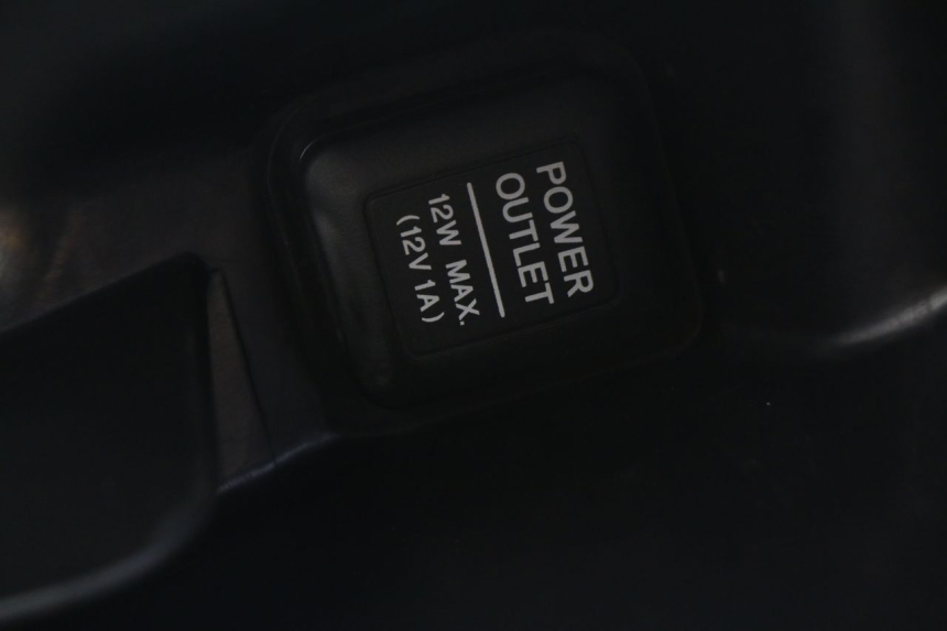 photo de HANDSCHUHFACH HONDA FORZA 125 (2015 - 2016)