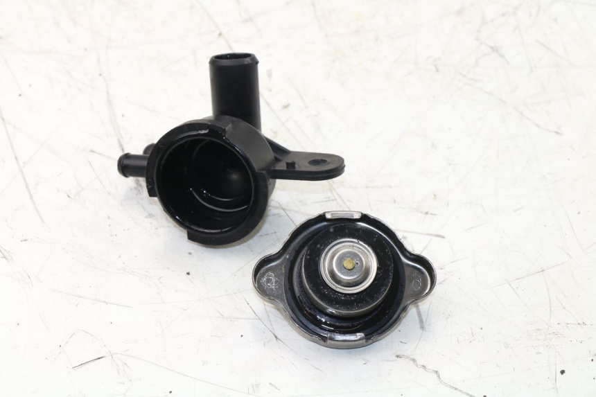 photo de KÜHLMITTELDECKEL SYM GTS EFI 125 (2012 - 2016)