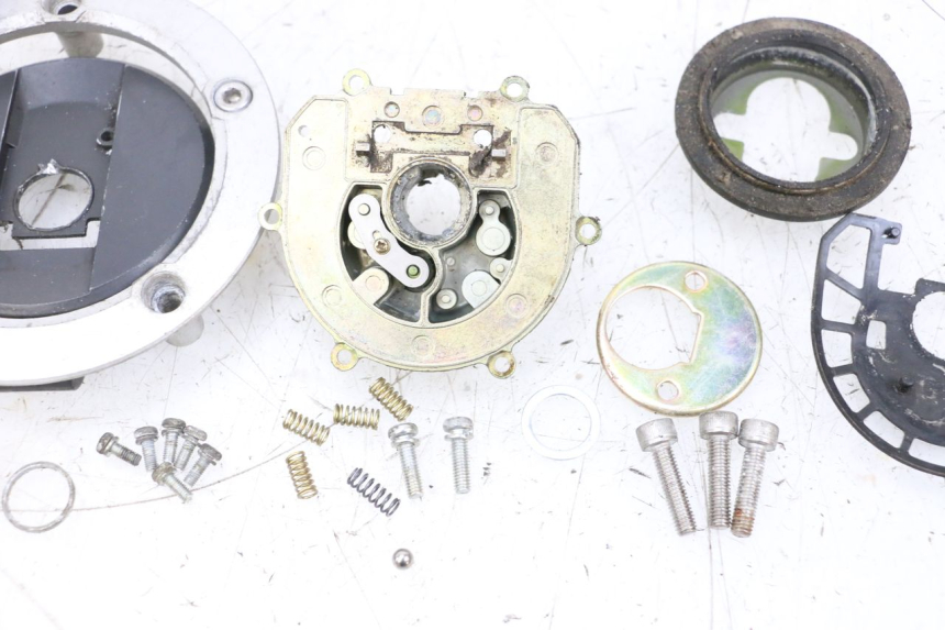 photo de TANKDECKEL SUZUKI GSXR GSX-R 1000 (2003 - 2004) - Kennzeichnungen und Originalreferenzen