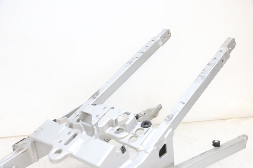 photo de HECKRAHMEN-SCHLEIFE YAMAHA FJR ABS 1300 (2006 - 2012) - Details der Befestigungspunkte