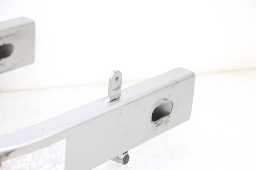 photo de SCHWINGE SUZUKI GSF N BANDIT 600 (1996 - 1999) - Weitere Ansicht des Artikels