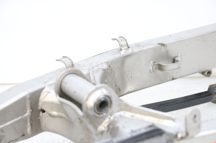 photo de SCHWINGE SUZUKI GSF N BANDIT 600 (1996 - 1999) - Charakteristische Merkmale