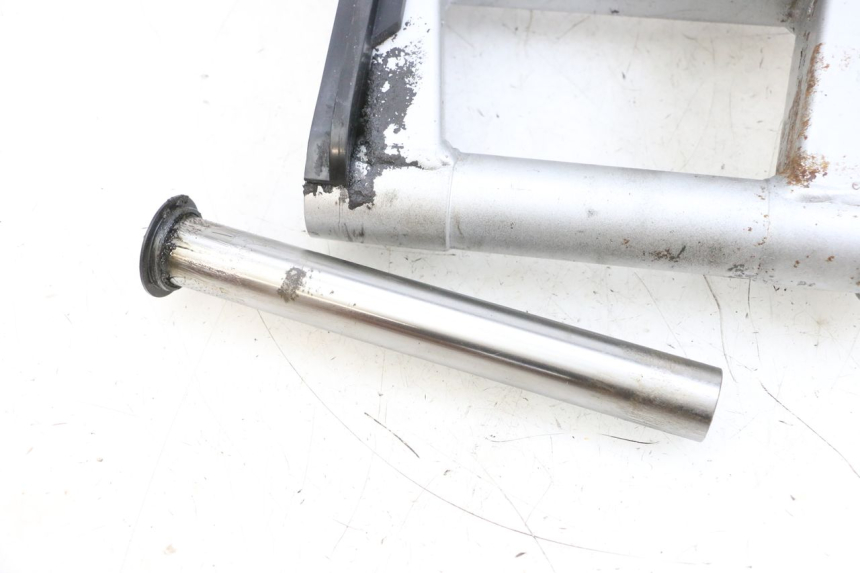 photo de SCHWINGE KAWASAKI ZR 7 750 (1999 - 2001) - Alternative Perspektive