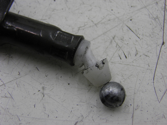 photo de SITZBANKSCHLOSS ZUG SUZUKI SV S ABS 650 (2003 - 2009)