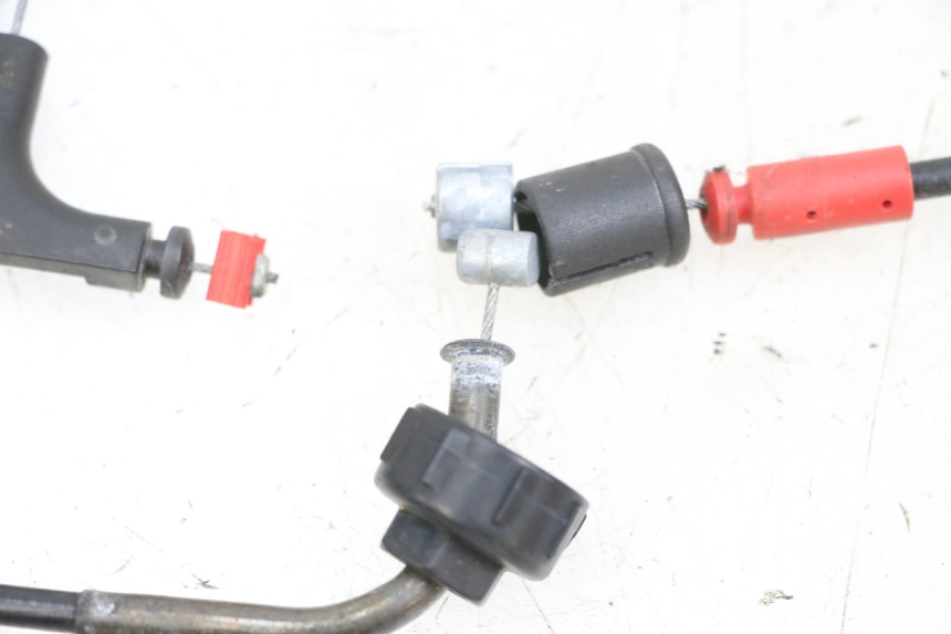 photo de SITZBANKÖFFNUNGSKABEL YAMAHA XMAX X-MAX 125 (2006 - 2009) - Details der Befestigungspunkte