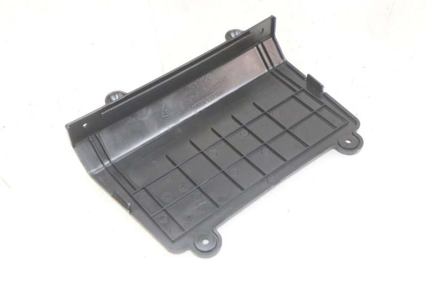 photo de BATTERIEABDECKUNG KYMCO AGILITY 16+ 4T 50 (2018 - 2023)