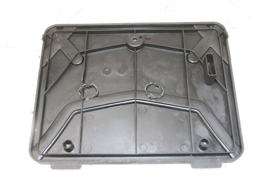 photo de BATTERIEABDECKUNG KYMCO AGILITY 4T 50 (2005 - 2018)