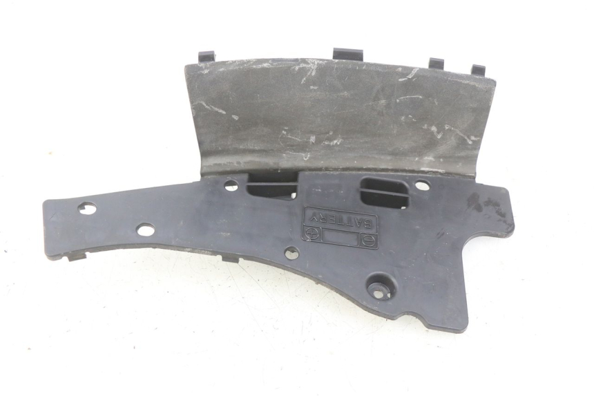 photo de BATTERIEABDECKUNG SUZUKI BURGMAN 125 (2007 - 2014)