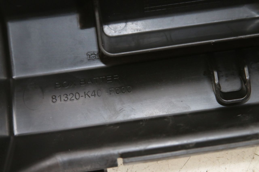 photo de BATTERIEABDECKUNG HONDA FORZA 125 (2015 - 2016)