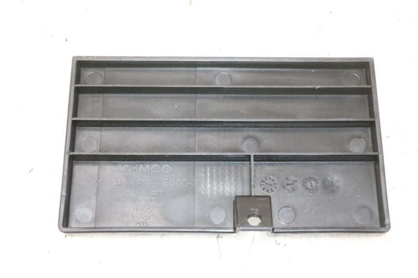 photo de BATTERIEABDECKUNG KYMCO LIKE 4T 50 (2019 - 2025)
