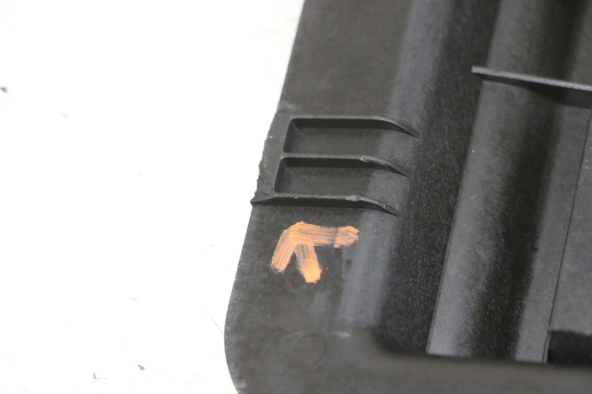 photo de BATTERIEABDECKUNG PIAGGIO NEW TYPHOON 50 (2018 - 2021) - Technische Nahaufnahme