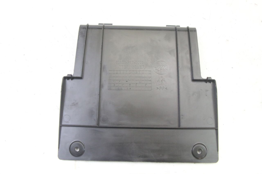 photo de BATTERIEABDECKUNG SYM ORBIT III 3 4T 50 (2021 - 2025)