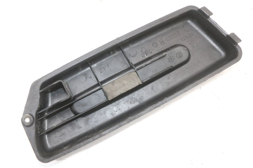 photo de BATTERIEABDECKUNG PIAGGIO FLY 4T 50 (2004 - 2010)