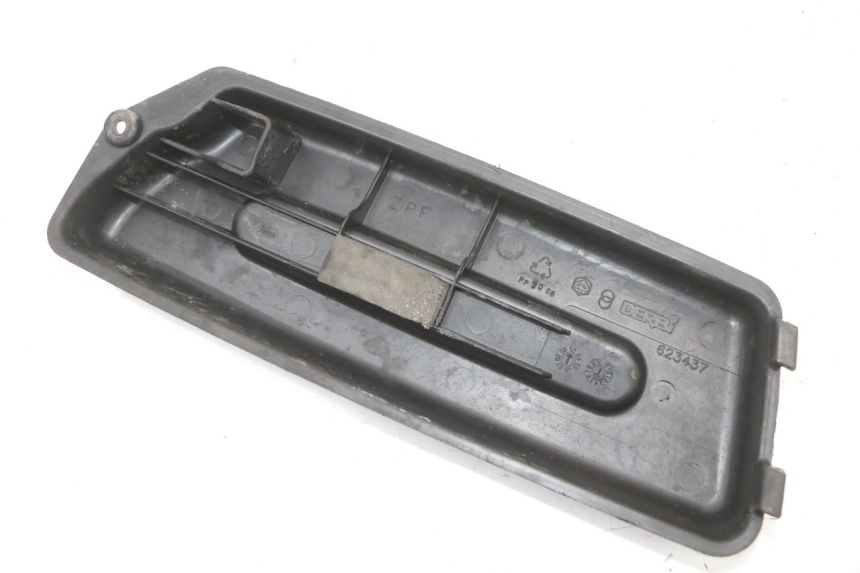 photo de BATTERIEABDECKUNG PIAGGIO FLY 4T 50 (2004 - 2010)