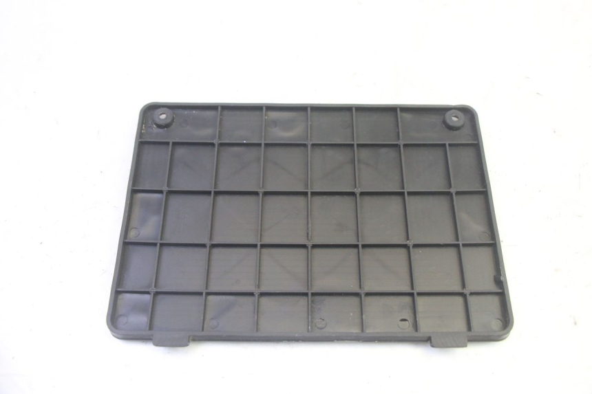 photo de BATTERIEABDECKUNG JM MOTORS SANTANA EVO 50 (2024 - 2026) - Zoom auf Gebrauchszustand