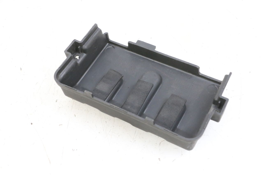 photo de BATTERIEABDECKUNG PEUGEOT SPEEDFIGHT 4 4T EFI 50 (2021 - 2025) - Zoom auf Gebrauchszustand