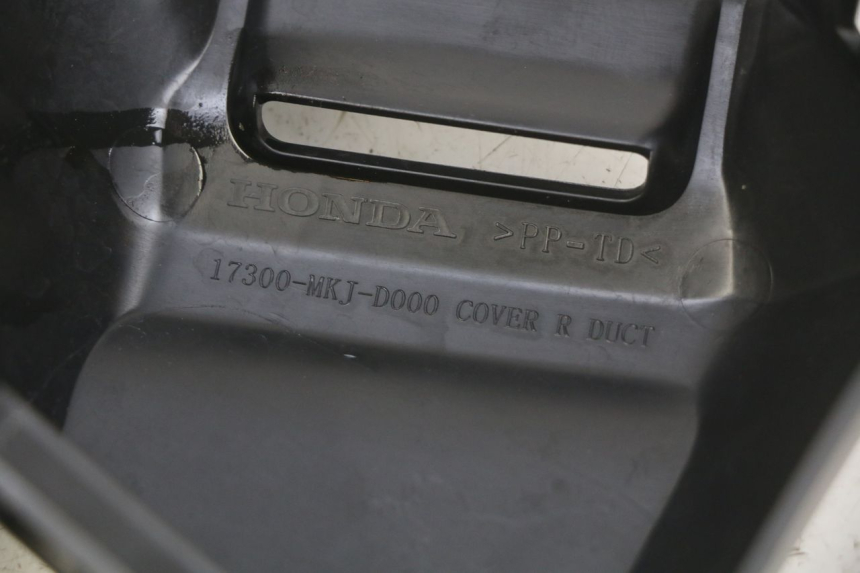 photo de LUFTFILTERABDECKUNG HONDA CB R 1000 (2018 - 2023)