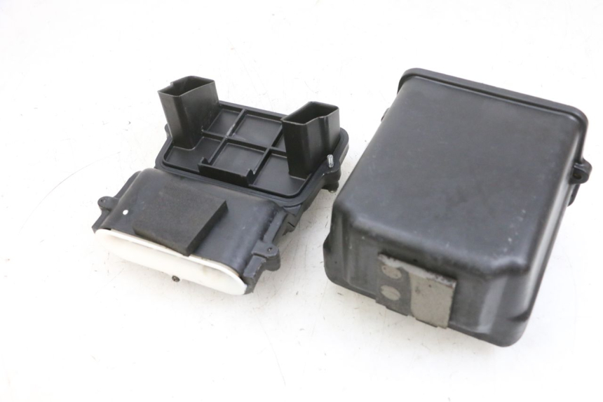 photo de LUFTFILTERKASTEN KAWASAKI ZR 7 750 (1999 - 2001) - Zoom auf Gebrauchszustand