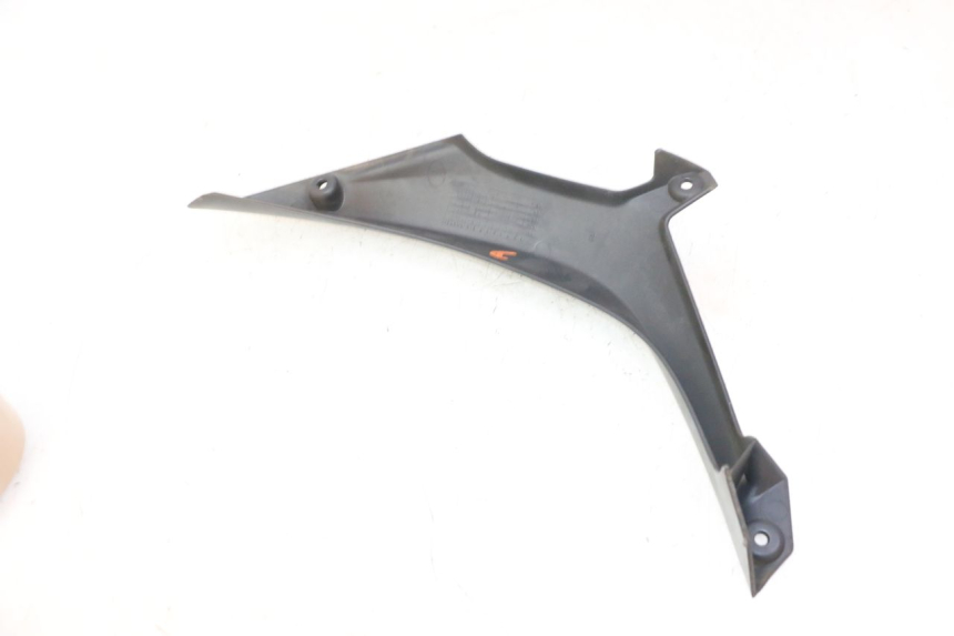 photo de RAHMENABDECKUNG RECHTS QUADRO 4 4D 350 (2015 - 2018)