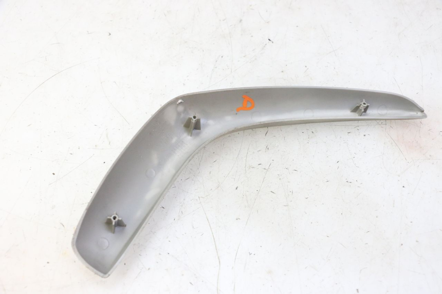 photo de RECHTER SEITENRAHMENDECKEL PIAGGIO FLY 2T 50 (2004 - 2017)