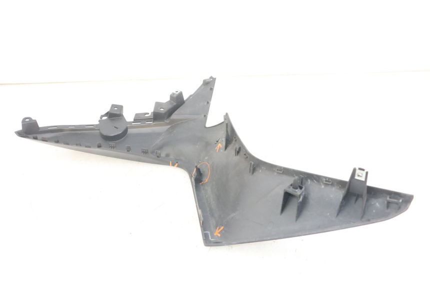 photo de LINKER SEITENRAHMENABDECKUNG YAMAHA XMAX X-MAX ABS 125 (2017 - 2020) - Detailansicht des Bauteils