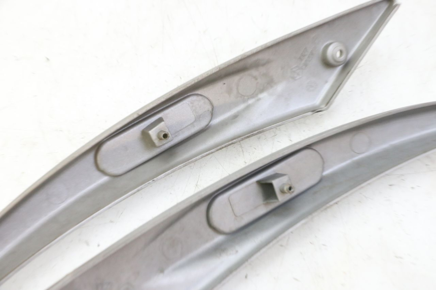 photo de RAHMENABDECKUNG PIAGGIO LIBERTY 125 (1998 - 2008)