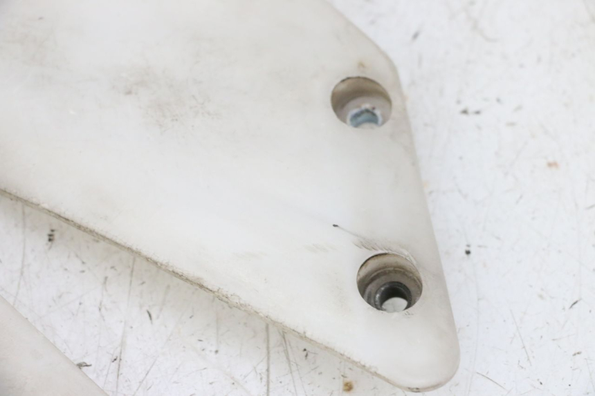 photo de RAHMENABDECKUNG HONDA NSR R 125 (1994 - 2003) - Details der Befestigungspunkte