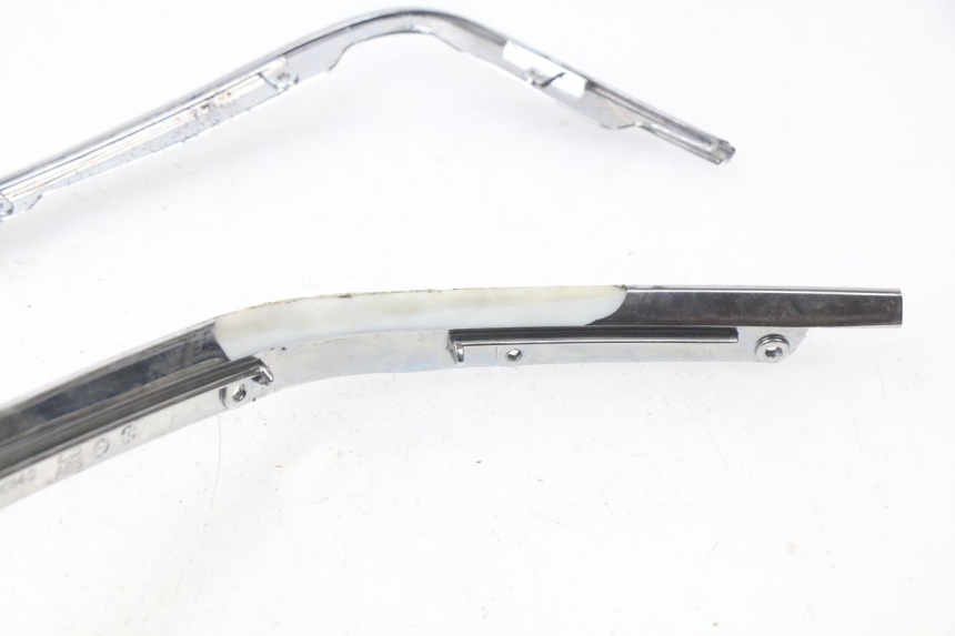 photo de RAHMENABDECKUNG PIAGGIO PRIMAVERA 125 (2013 - 2021) - Kennzeichnungen und Originalreferenzen