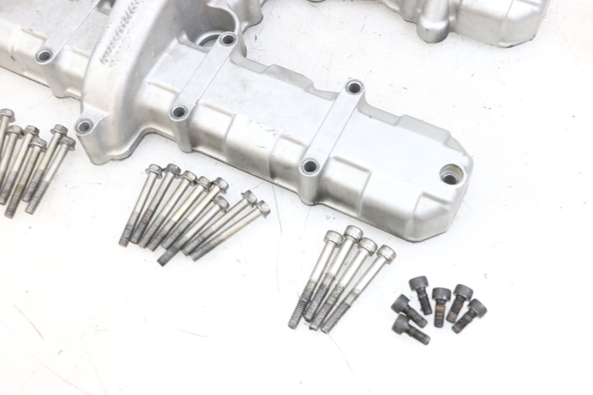 photo de VENTILDECKEL KAWASAKI ZR 7 750 (1999 - 2001) - Oberflächenzustand und Material