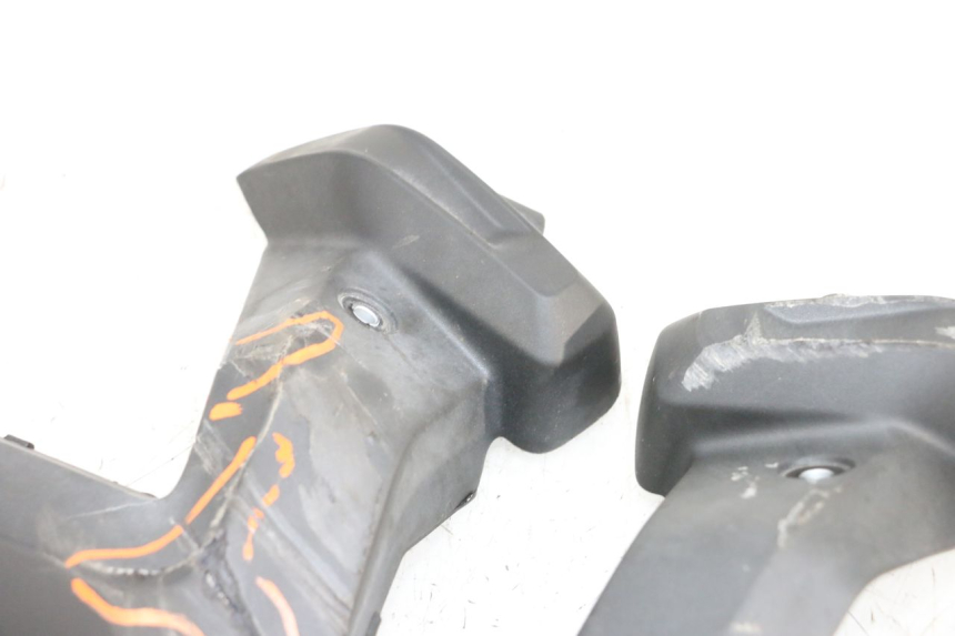 photo de ZYLINDER ABDECKUNG BMW R GS 1250 (2021 - 2024) - Kennzeichnungen und Originalreferenzen