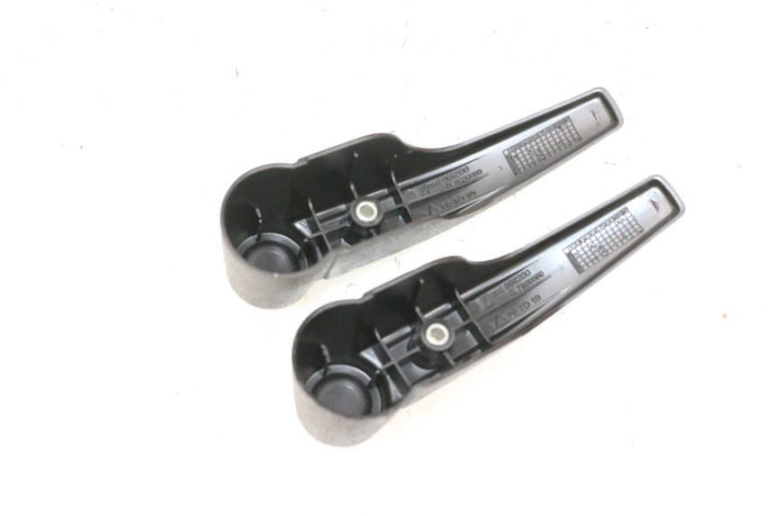 photo de GABEL VERKLEIDUNG PIAGGIO MP3 HPE 300 (2019 - 2026) - Detailansicht des Bauteils