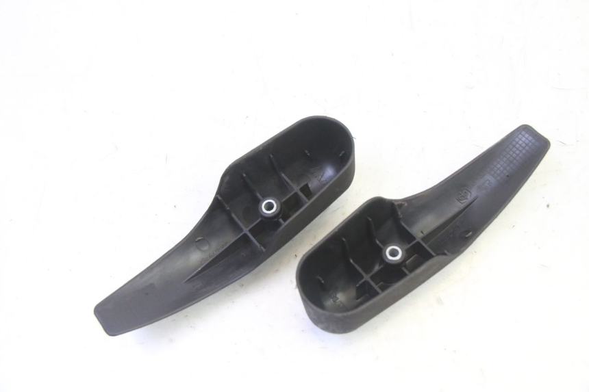 photo de GABEL VERKLEIDUNG PIAGGIO MP3 125 (2006 - 2014)