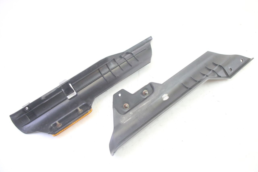 photo de GABEL VERKLEIDUNG KSR TR SM 50 (2015 - 2018) - Details der Befestigungspunkte