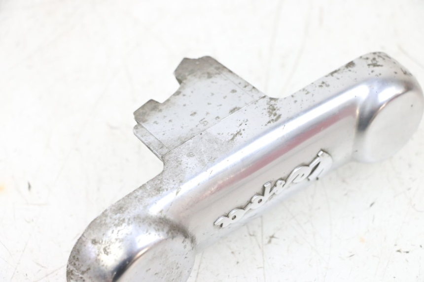 photo de GABEL VERKLEIDUNG PIAGGIO VESPA GTS SUPER IE 125 (2009 - 2016) - Zoom auf Gebrauchszustand